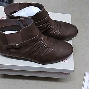 Brand new half cut brown boots 1 pair